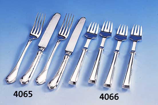 12-TEIL. BESTECK, CHRISTOFFLE, UM 1901, REINER ASYMMETR. JUGENDSTIL, BEST. AUS 6 MESSER (KLINGEN üBERARBEITET, M. ALTERSSPUREN)UND 6 ...