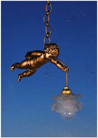 KLEINE DECKENLAMPE, FRANKREICH, 20ER JAHRE, SPRITZGUß, NEU GEFAßT, H. 50 CM, NEUER ROSENSCHIRM
