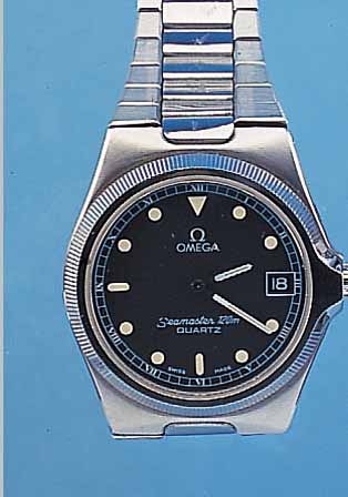 OMEGA HERRENARMBANDUHR SEAMASTER-QUARTZ, SCHWEIZ UM 1989, EDELST., BODEN GEDR., SAPHIR-FLACHGL., EDELST.-BAND, SCHW. KONTRASTZIFFER- BL., ...