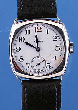 JENITH HERRENARMBANDUHR, SCHWEIZ UM 1929, 900ER SILBER, CARREE-CAMBRE-FORM, BODEN U. GLASR. GEDR., ORIG.-EMAILBL. REP., GEBL. STAHLZEIGER, ...