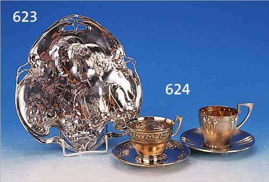 ZWEI TEEGLASHALTER, DEUTSCH, WMF, UM 1900-1910, METALL VERSILBERT, H. JE CA. 8 CM, RELIEFIERTER JUGENDSTILDEKOR, 1 X ...