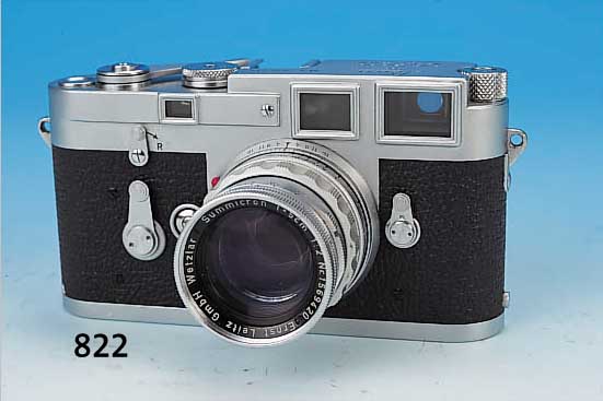 LEICA M3, NO. 835138, BJ. 1956 "DOUBLE STRO-KE", MIT SUMMICRON 50MM 1:2; MIT LEDERBEREIT- SCHAFTSTASCHE DAZU ZEISS IKON BELICHTUNGSMES- ...