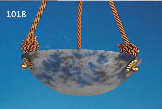 DECKENLAMPE, SIGN. DAUM NANCY, 30ER JAHRE, SCHALE PATE-DE-VERRE MIT BLAUEN UND GELBEN EINPUDERUNGEN, KORDELMONTUR SEK., EINE BRENN- STELLE, ...