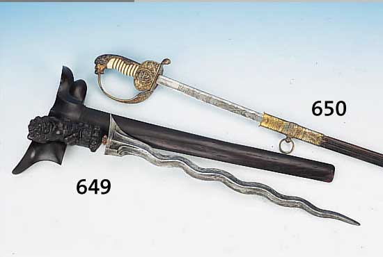 MARINEDEGEN, DEUTSCH, UM 1910, L. 91 CM, HOHEITSZEICHEN KAISERKRONE, MIT LEDERKOPPEL, NICHT DAZUGEHöRIG, GRAVIERTE KLINGE, L. AL- TERSSPUREN