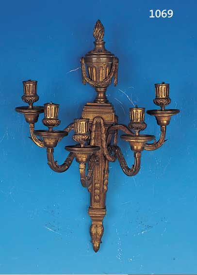 PAAR WANDLEUCHTER, ÖSTERREICH/UNGARN, UM 1860/70, BRONZEGUß, EMPIRESTIL MIT BAROCKEN ELEMENTEN, RESTE ALTER VERGOLDUNG, VER- SCHRAUBUNG ...