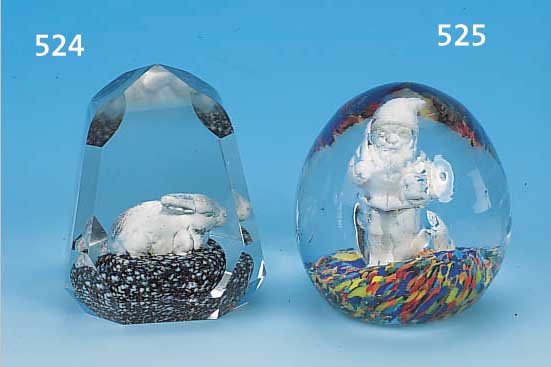 GROßES PAPERWEIGHT, BöHMEN, UM 1900, GLAS MIT SULFIDEINSCHMELZUNG, H. 9 CM, DARST. EINES ZWERGES