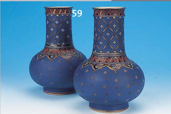 VASENPAAR, VILLEROY & BOCH, 1889, FEINSTEIN-ZEUG, GERITZT UND BUNT BEMALT, H. CA. 19,5 CM
