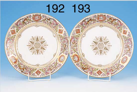 ZIERTELLER, SEVRES, CHATEAU FONTAINBLEAU, UM 1846, PORZELLAN, FEINE BUNTE BEMALUNG, UMLAUFENDER JAGDDEKOR VON WILD, JAGDHUNDEN UND ...