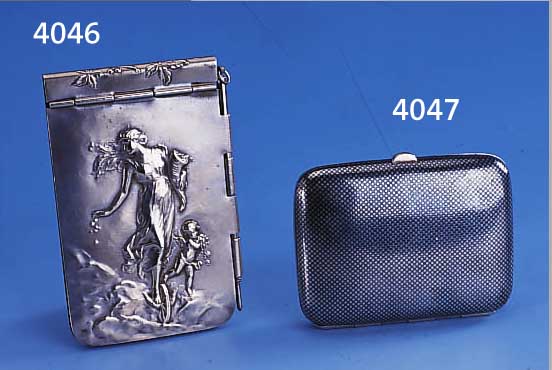 CARNET DE BAL, FRANKREICH UM 1900, METALL VERSILBERT, SIGN. E. DROPSY, VS U. RS. ERHABENES BLUMENDEKOR BZW. FORTUNA UND FORTU- NAT, ...