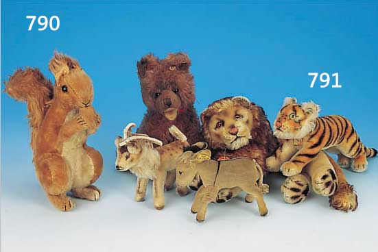 KONVOLUT 7 STOFFTIERE, STEIFF, 50/60ER JAHRE, ZOTTY, ZOTTELBäR, H. 35 CM; ESEL, SAMT, H. 11 CM (MIT KNOPF U. FAHNE); ESEL, MOHAIR, L. CA. 20 CM; ...