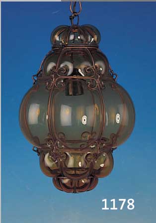 DECKENLAMPE, FRANKREICH, UM 1900, BERNSTEINFARBENES GLAS IN DIE DRAHTFORM GEBLASEN, EINE BRENNSTELLE, ELEKTR. ER- NEUERT, H. ...