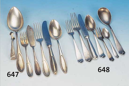 BESTECK, DEUTSCH, KOCH & BERGFELD, UM 1910-20, METALL VERSILBERT, HAMMERSCHLAGVERZIERUNG, BAROCKSTIL, BESTEHEND AUS: 5 MESSERN, 4 GA- BELN, 3 ...