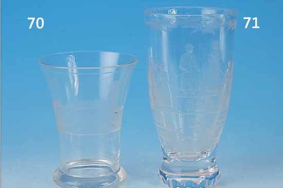 GLAS, BöHMEN, UM 1890, FARBLOSES GLAS, GESCHNITTEN, H. 16.5 CM, ZEIGT DIE VERSCH. LEBENSABSCHNITTE EINES MANNES, VOM ...