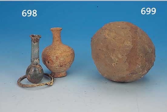 DREI TEILE AUSGRABUNGEN, RöMISCH, CA. 250 J. NACH CHR., GLAS UND KERAMIK; EIN ARMREIF U. EINE PHYOLE, PHYOLE, GLAS, EIN KERAMIKGEFäß REST., ...