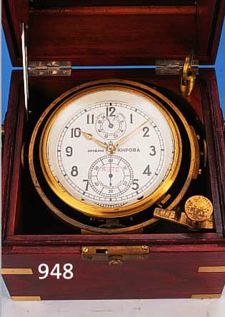 MARINE-CHRONOMETER "KIROW", UM 1960, DREITEILIGER VERGLASTER EDELHOLZKASTEN MIT MESSINGMONTUREN, VERSILBERTES ZIFFERBLATT MIT ...