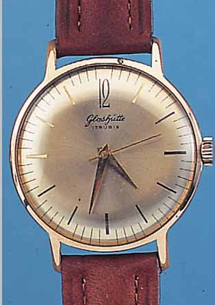 GLASHÜTTE HERRENARMBANDUHR, REF.-NR. 163725,DEUTSCHLAND UM 1965, METALL ROT VERG., EDEL- ST.-BODEN GEDR., 17 ST., ANKERRUNDWERK, HAND- AUFZUGKAL. ...