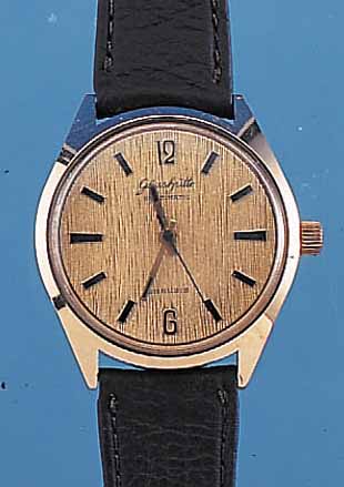 GLASHÜTTE HERRENARMBANDUHR SPEZIMATIC, DEUTSCHLAND UM 1966, METALL ROT VERG., EDEL- ST.-BODEN GEDR., 26 ST., ZENTRALROTOR, KAL. 74/724, ...