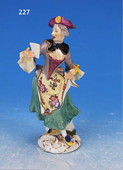 PORZELLANFIGUR, MEISSEN, UM 1740, COLUMBINE COLUMBINE MIT NOTENBLATT, H. 13,5 CM, SCHöNE BEMALUNG, SAMMELWüRDIG, L. REST.