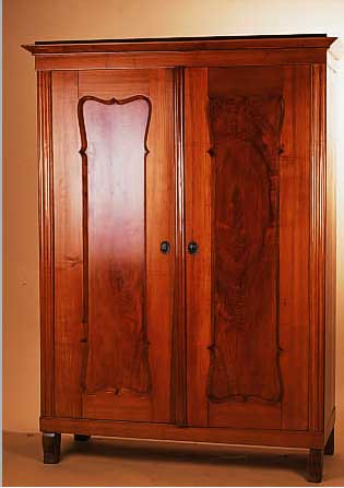 SCHRANK, WOHL ÖSTERREICH/UNGARN, UM 1860-70, ULME MASSIV, ZERLEGBAR, VERTIEFTE FüLLUNGEN, ALTERSBEDINGT BESCH., CA. 186 X 132 X 57 CM