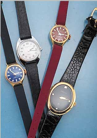 KONVOLUT: 8 SAPHIRA DAMENARMBANDUHREN, ALLE UNGETR. LAGERW., NACH GESCHäFTSAUFL., GEFERT. IN DER ZEIT VON 1972-1989, DARUNTER 2X ...