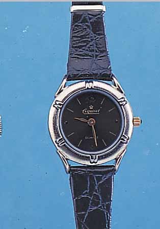 KONVOLUT: 5 DAMENARMBANDUHREN, UNGETR. LA- GERW., AUS GESCHäFTSAUFL., 2X GL. DESIGN, BEZ.PIRANHA, SCHW. MATT BESCH., TEILW. VERG., 1X PALLAS, ...