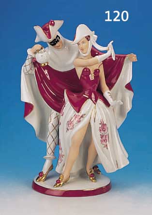 GROßE PORZELLANFIGUR, ROYAL DUX, TSCHECHIEN, 20. JH., PIERROT UND COLUMBINE, BUNT BE- MALT, GOLDSTAFFAGE, H. CA. 50 CM