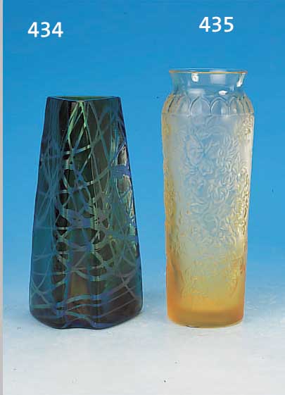 VASE, ÖSTERREICH, PALLME-KöNIG, UM 1908-10, GRüNES GLAS MIT AUFGELEGTEM NETZDEKOR, LüSTIERT, H. CA. 15 CM