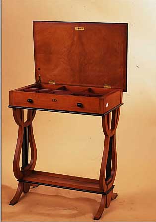 NäHTISCH, BIEDERMEIER, KIRSCHBAUM MASSIV U. FURNIERT, SEITEN IN LYRAFORM, PLATTE KLAPPBAR,SCHUB MIT INNENEINRICHTUNG, 77 X 67 X 45 CM, ALTERS- UND ...