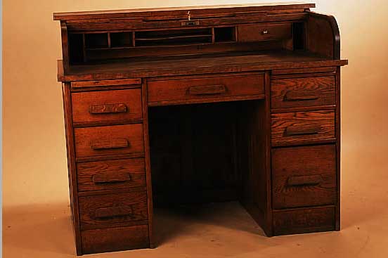 ROLLSCHREIBTISCH, ENGLAND, UM 1910, EICHE MEIST MASSIV, 100 X 120 X 68 CM, ALTERSSPUREN