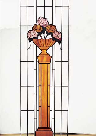 BLEIVERGLASUNG, WOHL DEUTSCH UM 1920, BLUMENDEKOR, BUNTE GLASEINSATZ, H. 135 CM, B. CA. 42 CM, LEICHT RISSIG