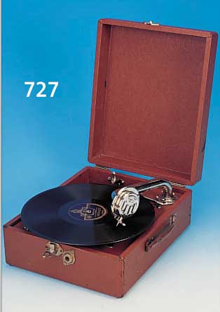TISCHGRAMMOPHON, SCHWEIZ, 30ER JAHRE, MIT 11 PLATTEN, INTAKT, GEMARKT: TORENZ, 13 X 30 X 25 CM, GEHäUSEBEZUG Z.T. ABGERIEBEN