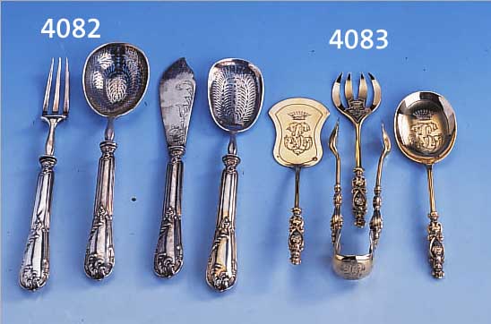 4-TLG. PETIT-FOURS-BESTECK,, 950ER SILBER, FRANKREICH UM 1890, GRIFFE GEFüLLT, KLASSIZI- STISCH MIT ADLERDARSTELLUNG, ARBEITSTEILE ZISELIERT, ...