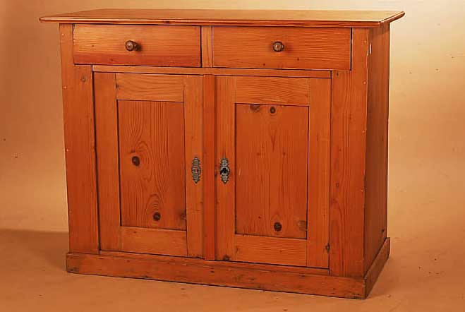 ANRICHTE, DT., UM 1900, WEICHHOLZ, 85 X 110 X 45 CM, REST., DENNOCH RESTE ALTEN WURMBE- FALLS