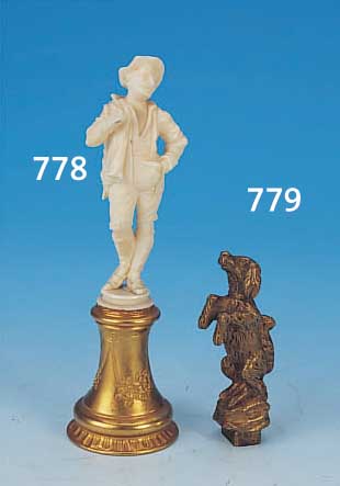 ELFENBEINFIGUR, DT., ERBACH, UM 1900, BAUER,FEIN GESCHNITZT, VERGOLDETER METALLSOCKEL, GESAMTH. CA. 14,5 CM