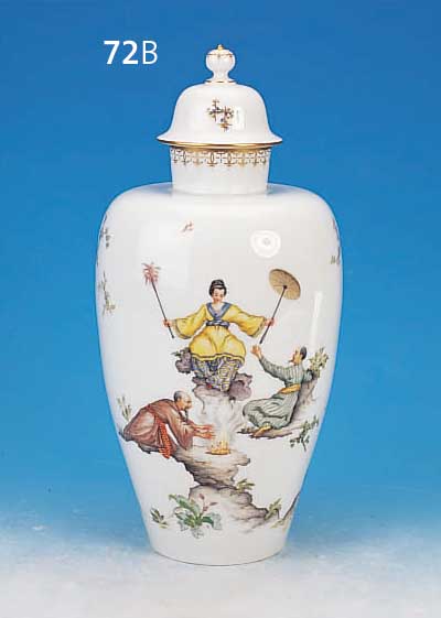 DECKELVASE, MEISSEN, UM 1900, , PORZELLAN, H. 43.5 CM, UMLAUFEND BEMALT, CHINOISERIEN, BILDER AUS DER CHINESISCHEN LYRIK NACH ...