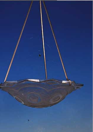 DECKENLAMPE, FRANKREICH, 30ER JAHRE, PREßGLASSCHIRM, H. 63 CM, STERNFöRMIG, Z.T. MATTIERT,, MIN. ...