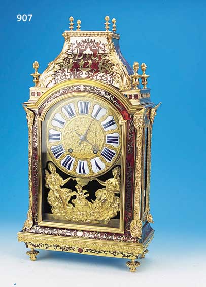 PRUNKPENDULE IN BOULLE-TECHNIK, FRANKREICH, UM1680/1700, GEHäUSE AUFWENDIG MIT REICHER VERZIERTER UND VERGOLDETER BOULLE-TECHNIK, PENDULE ...