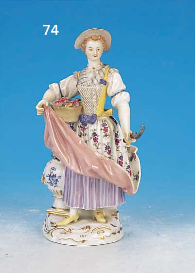 PORZELLANSKULPTUR, MEISSEN, UM 1880, H. 20 CM, BEMALT, AN DER SICHEL REST., MIN. AL- TERSSPUREN