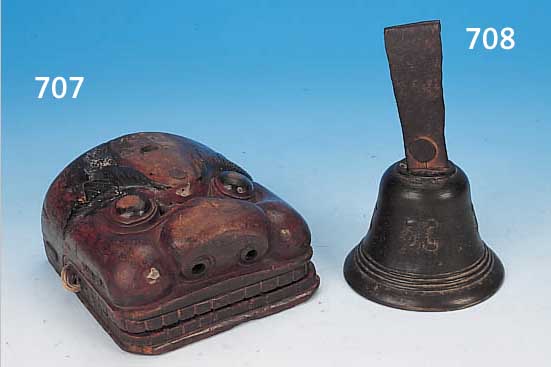 BRONZEGLOCKE, FRANKREICH UM 1770/80, H. 17 CM, SAMMELWüRDIG