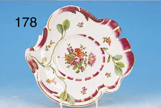BLATTSCHALE, WOHL LIMBACH, 18. JH., PORZELLAN, RELIEFIERT UND BUNT BEMALT, LEICHT BERIEBEN, CA. 23.5 X 21.5 CM