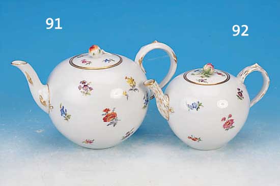 TEEKANNE, MEISSEN, UM 1880, 1. WAHL, PORZELLAN, BUNTE STREUBLUMENMALEREI, GOLDSTAF-FAGE, H. CA. 10 CM