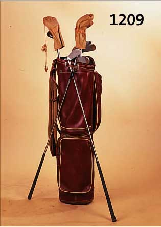 GOLFSET, ENGLAND, 50ER JAHRE, MARKE LILLY- WHITE, LEDERBAG MIT EISEN 3 (2X), 4, 5 UND 7; PUTTER, HöLZER 3 (2X) 1 UND 2, ALLE SCHLäGER MIT ...