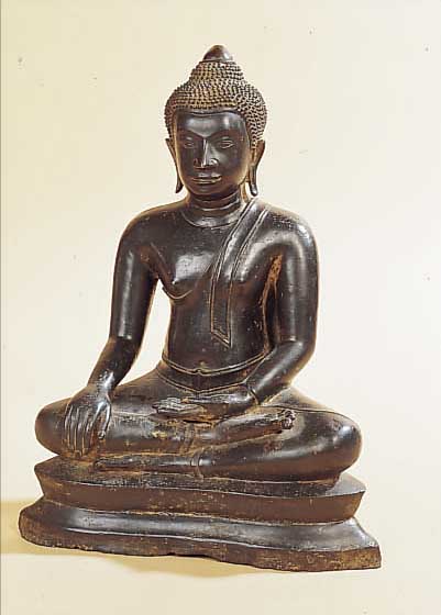 BUDDHA-FIGUR, NORDTHAILAND, 17. JH., BRONZEGUß, KLEINERE RESTE URSPR. VERGOLDUNG, H. CA. 47 CM, BODENFUND, DAHER MIT RESTEN VON ...