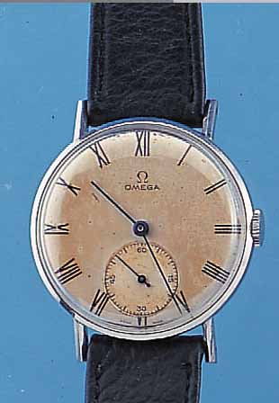 OMEGA HERRENARMBANDUHR, SCHWEIZ UM 1946, EDELST., BODEN GEDR., ORIG.-BLATT FL., GEBL. STAHLZEIGER, 15 ST., HANDAUFZUGKAL. 30T2, KOMP.-UNR., ...