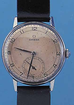 KONVOLUT: 2 OMEGA HERRENARMBANDUHREN, BEIDE EDELST., BöDEN U. GLASR. GEDR., ORIG.- BLäTTER FL., 1X KAL. 30T2, 15 ST., KOMP.-UNR.,GEBL. ...