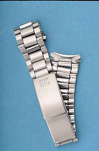 IWC EDELSTAHLHERRENARMBANDUHRBAND, STEGBR. CA. 18 MM, L. VON STEG ZU STEG 14,5 CM, BAND- ANSATZWöLBUNG FüR EINEN D. CA. 6 CM, FALT- SCHL. UM ...