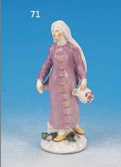 PORZELLANSKULPTUR, MEISSEN, UM 1740/50, H. 14 CM, ORIENTALIN MIT WASSERKRUG,, MIN. AN DEN BLäTTERN BEST., SAMMELWüRDIG