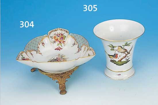 VASE, HEREND, 20. JH., PORZELLAN, FEINE BUNTE BEMALUNG, ZWEI SINGVöGEL IN GEäST, IN- SEKTEN, GOLDRäNDER, H. 14 CM