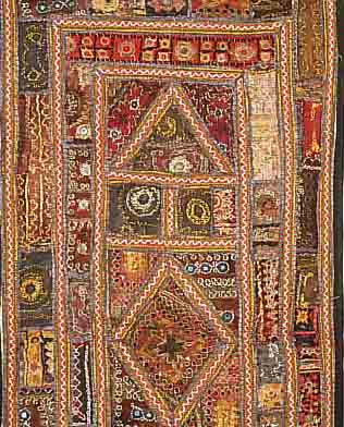INDISCHE STICKEREI, 130 X 62CM, EHZ 3 UM 1930