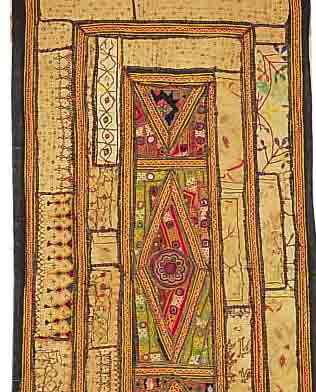 INDISCHE STICKEREI, 123 X 61CM, EHZ 3 UM 1930